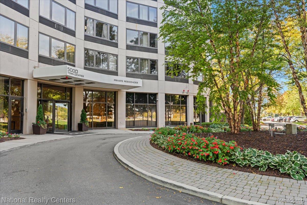 5000 Town Center 408