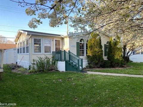 43605 Teal Circle Clinton Charter Township MI 48036
