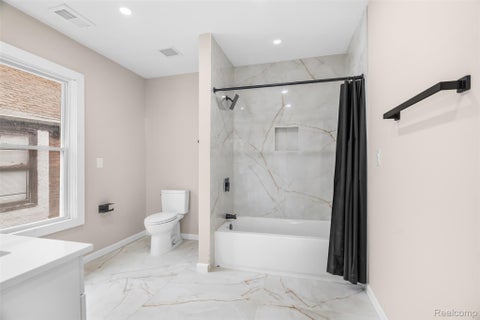Tiny photo for 637 Manistique Street, Detroit City, MI 48215 (MLS # 20261069397)
