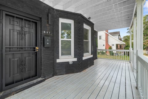 Tiny photo for 637 Manistique Street, Detroit City, MI 48215 (MLS # 20261069397)
