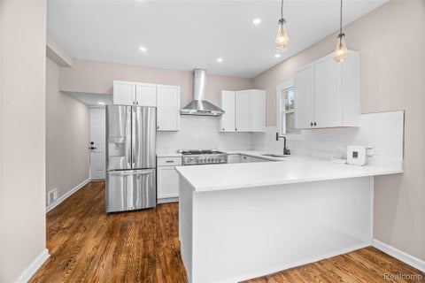 Tiny photo for 637 Manistique Street, Detroit City, MI 48215 (MLS # 20261069397)