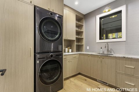 A home in PortSheldonTownship_Ottawa