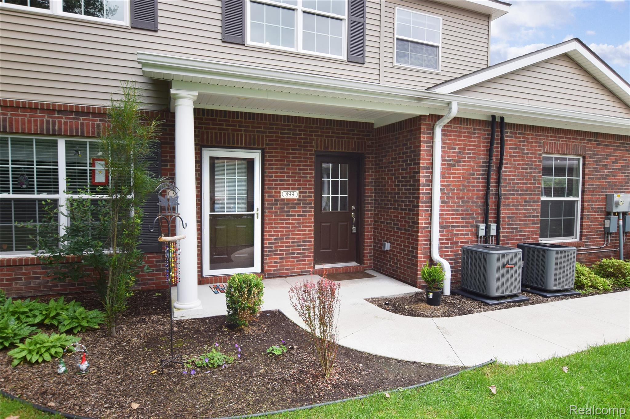 899 Watercress Lane