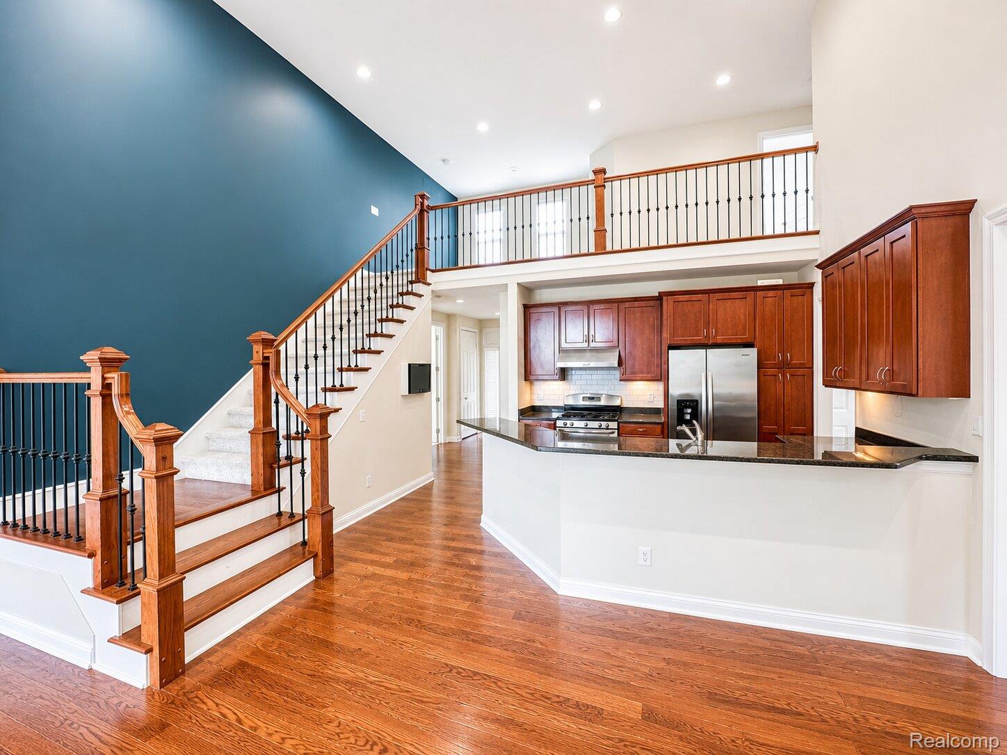 4392 Navin Field Lane