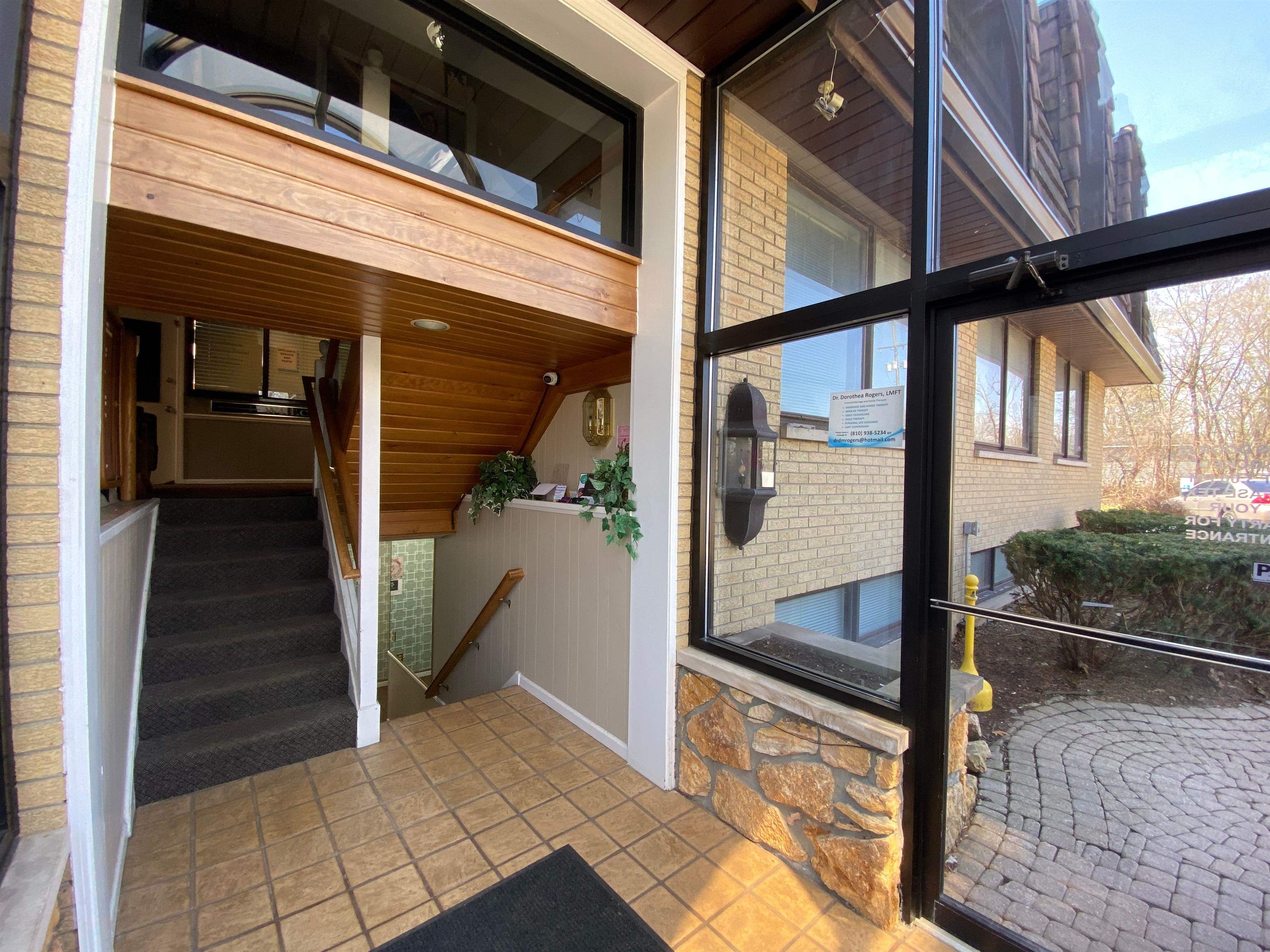 2442 E Maple #106 Avenue