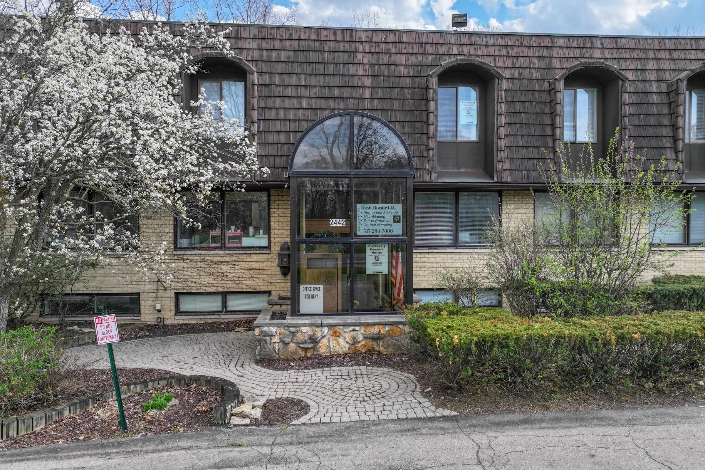 2442 E Maple #106 Avenue