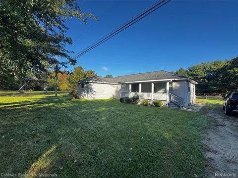 904 Rowland Road Leonard Village MI 48367