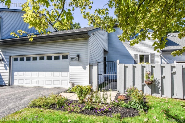 7555 RADCLIFFE, BRIGHTON, MI 48114 - Image ded013b35a653ab73e8a8e4b32d451e9/2105887593