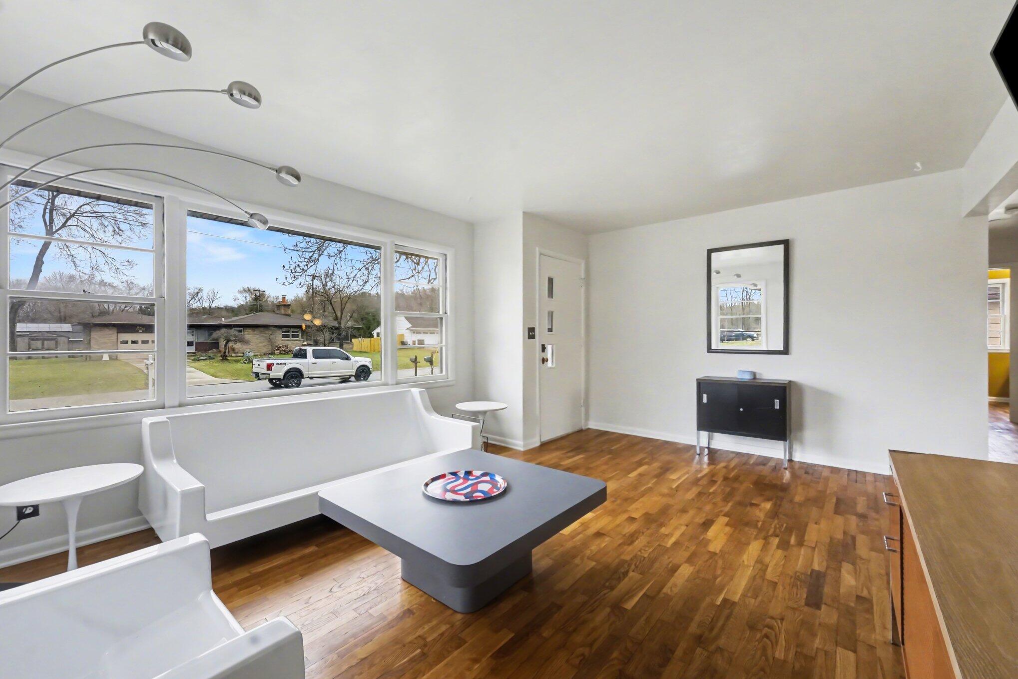 896 Bailey Park Drive NE