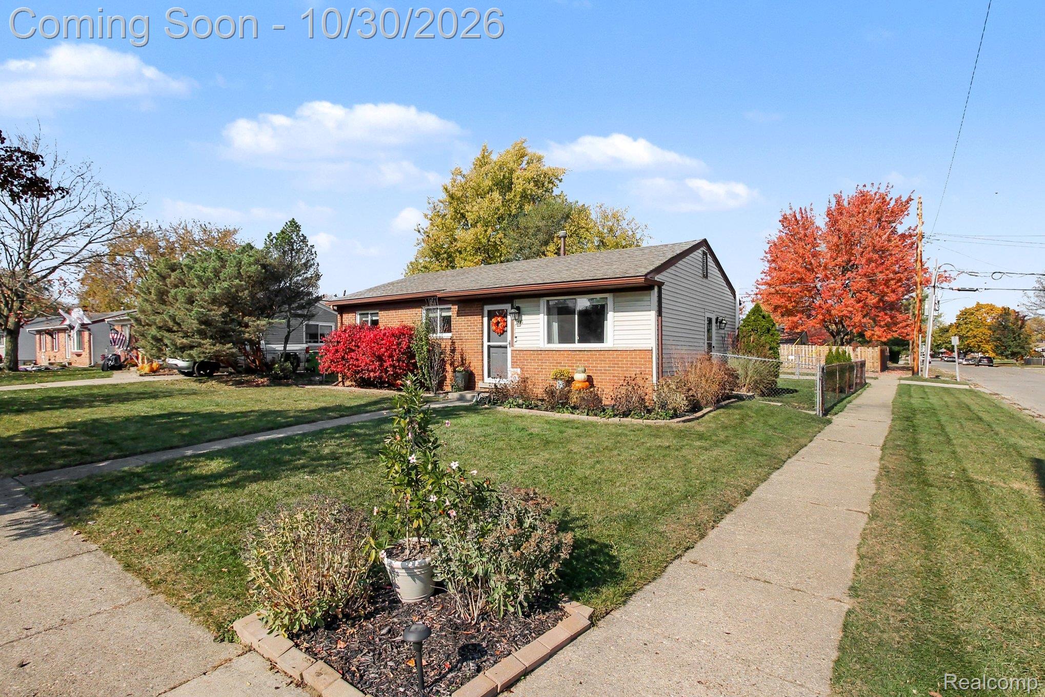 320 University Avenue