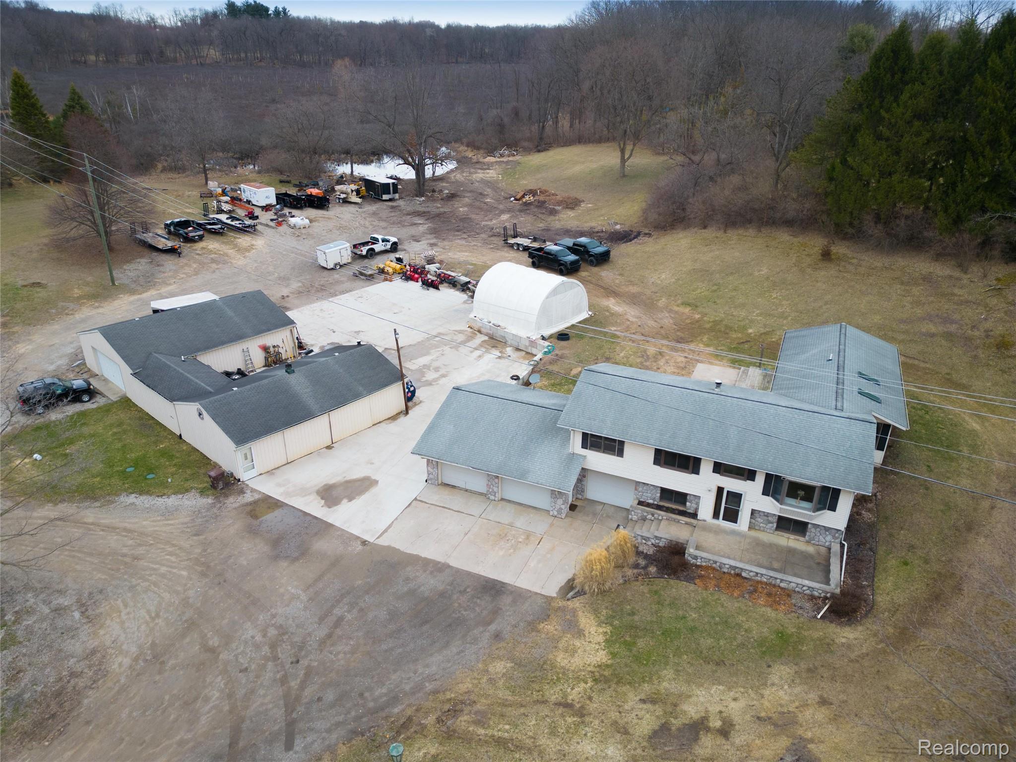 2718 Sexton Road