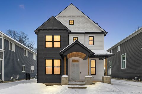 1368 Bennaville Avenue Birmingham City MI 48009