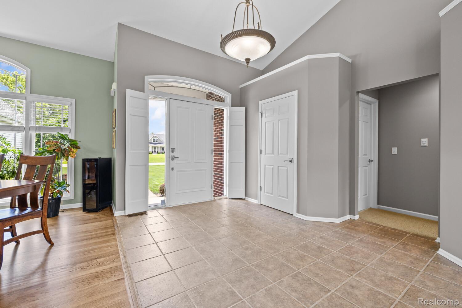 1131 Thorn Ridge Drive