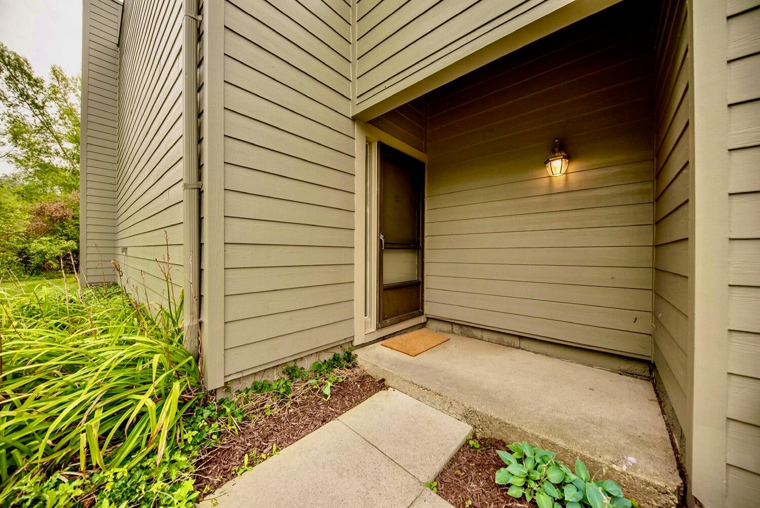 690 Peninsula Court