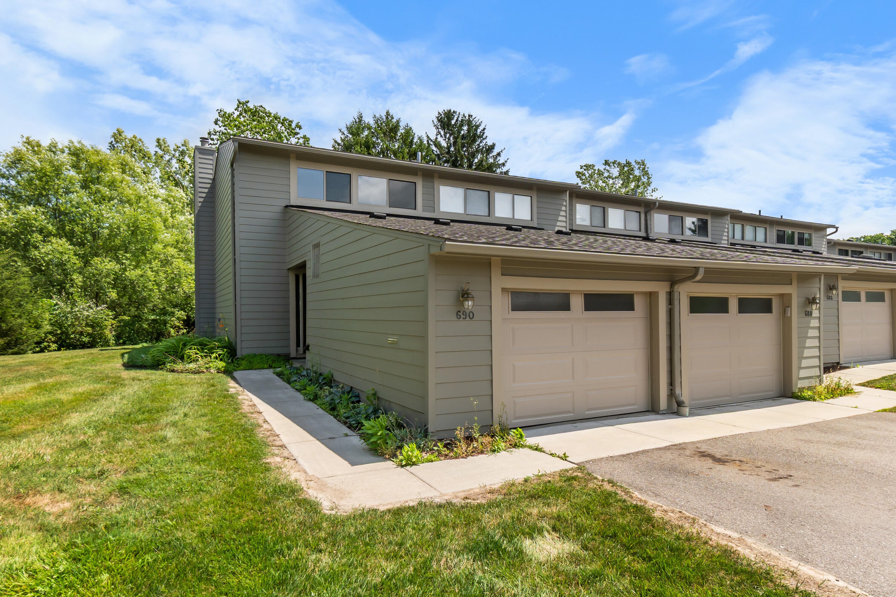 690 Peninsula Court