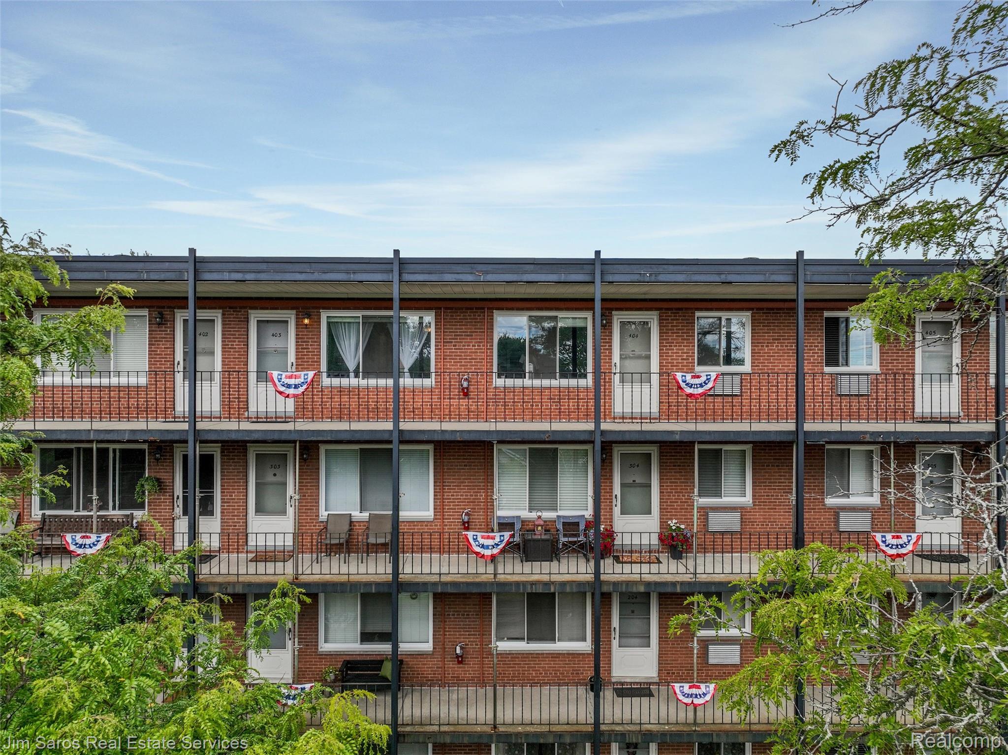 2820 Woodslee Drive 403