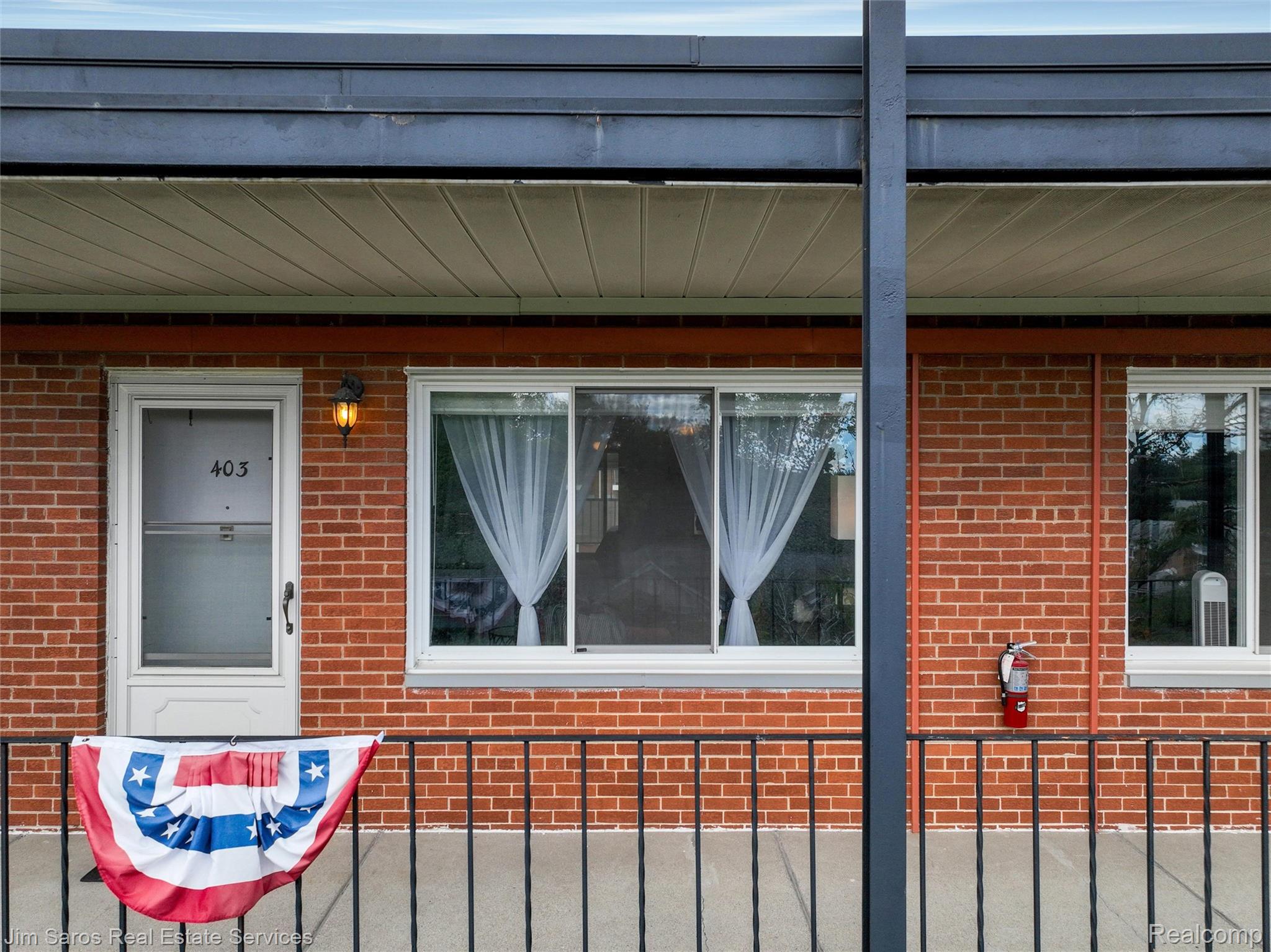 2820 Woodslee Drive 403