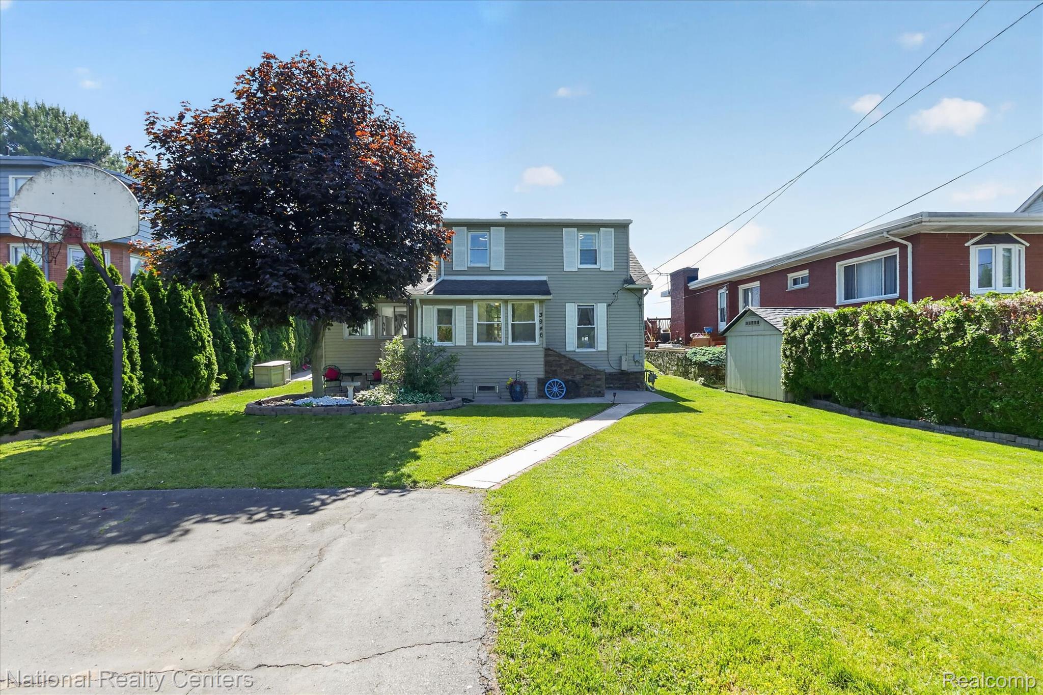 3946 Lakeshore Drive