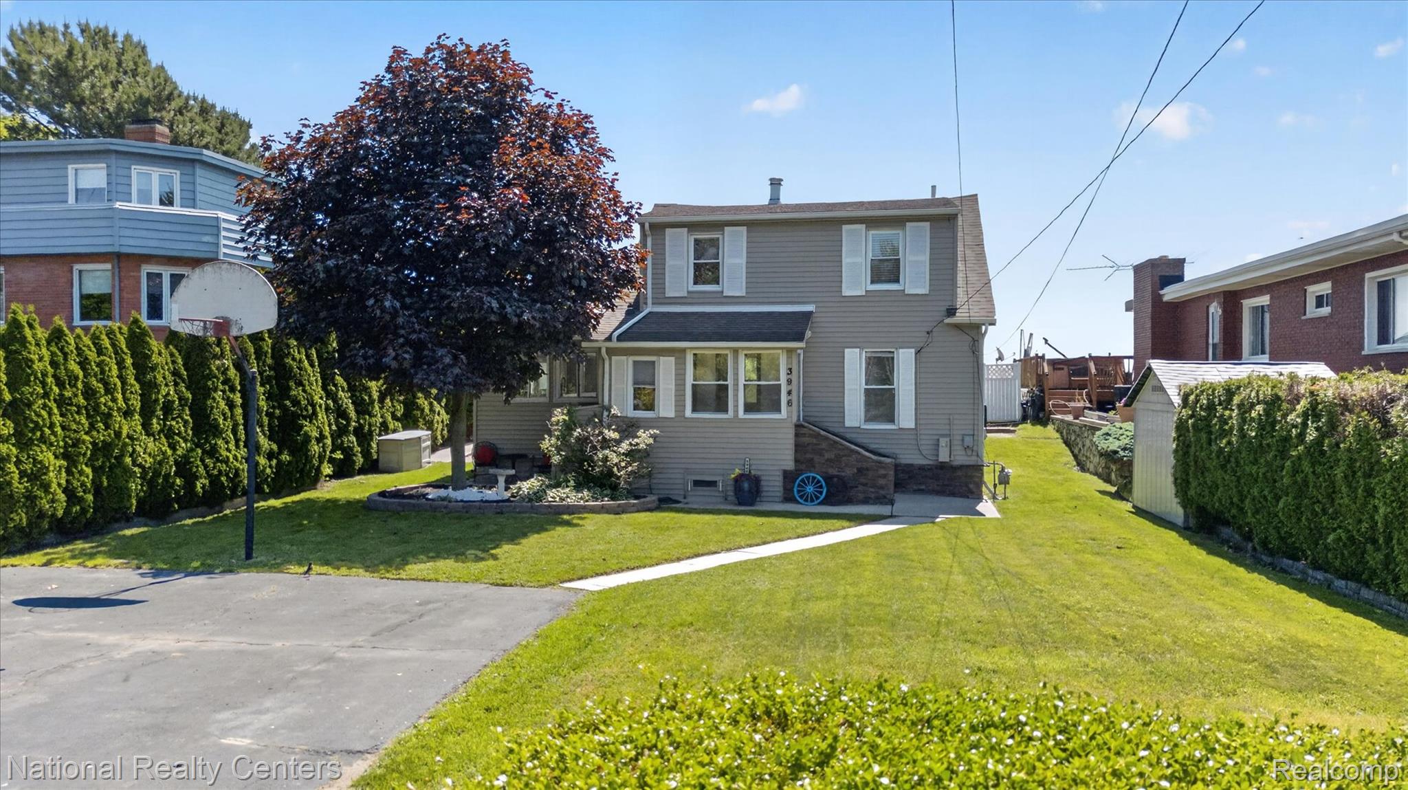3946 Lakeshore Drive