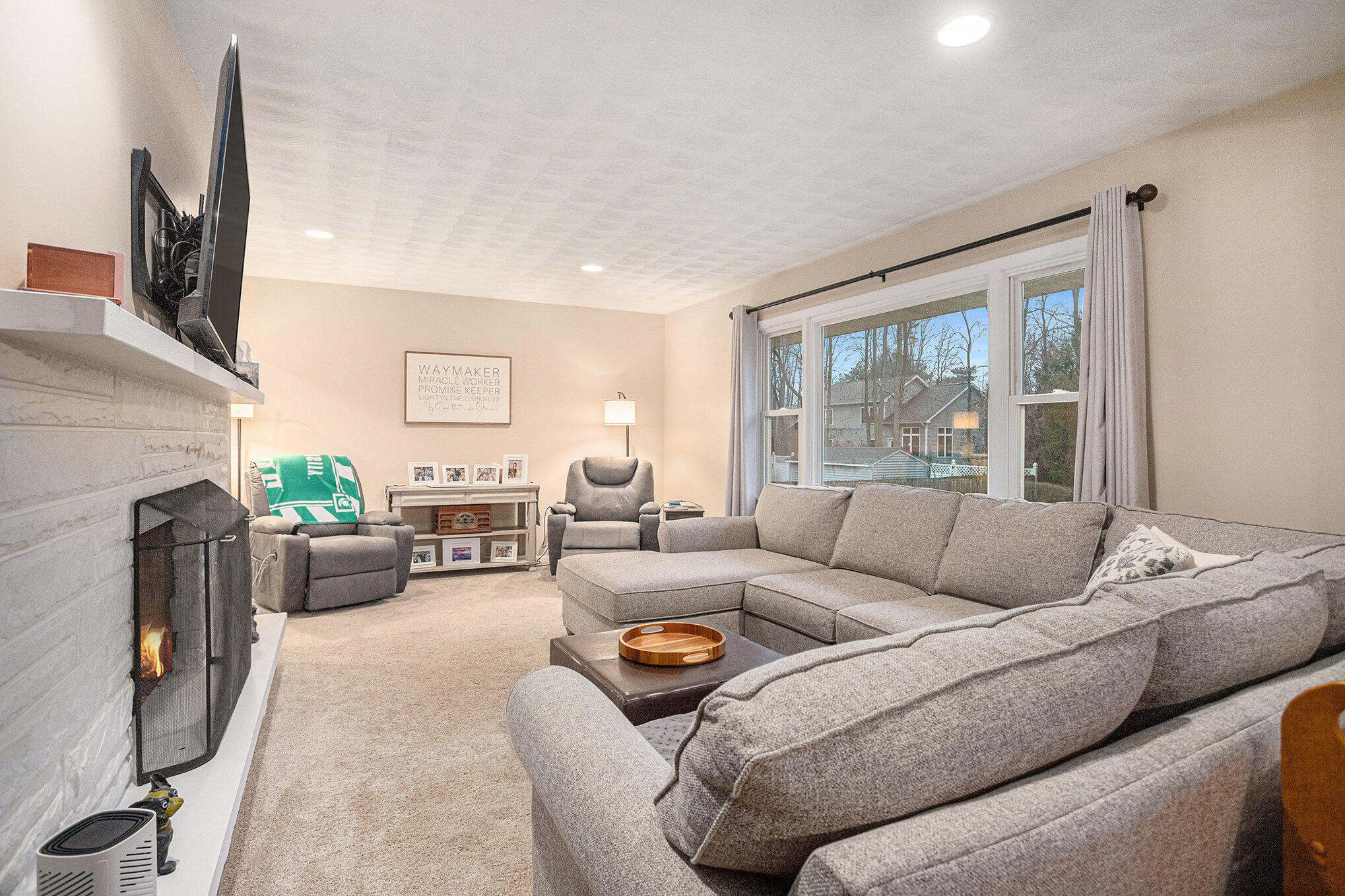 9385 Bunkerhill Drive