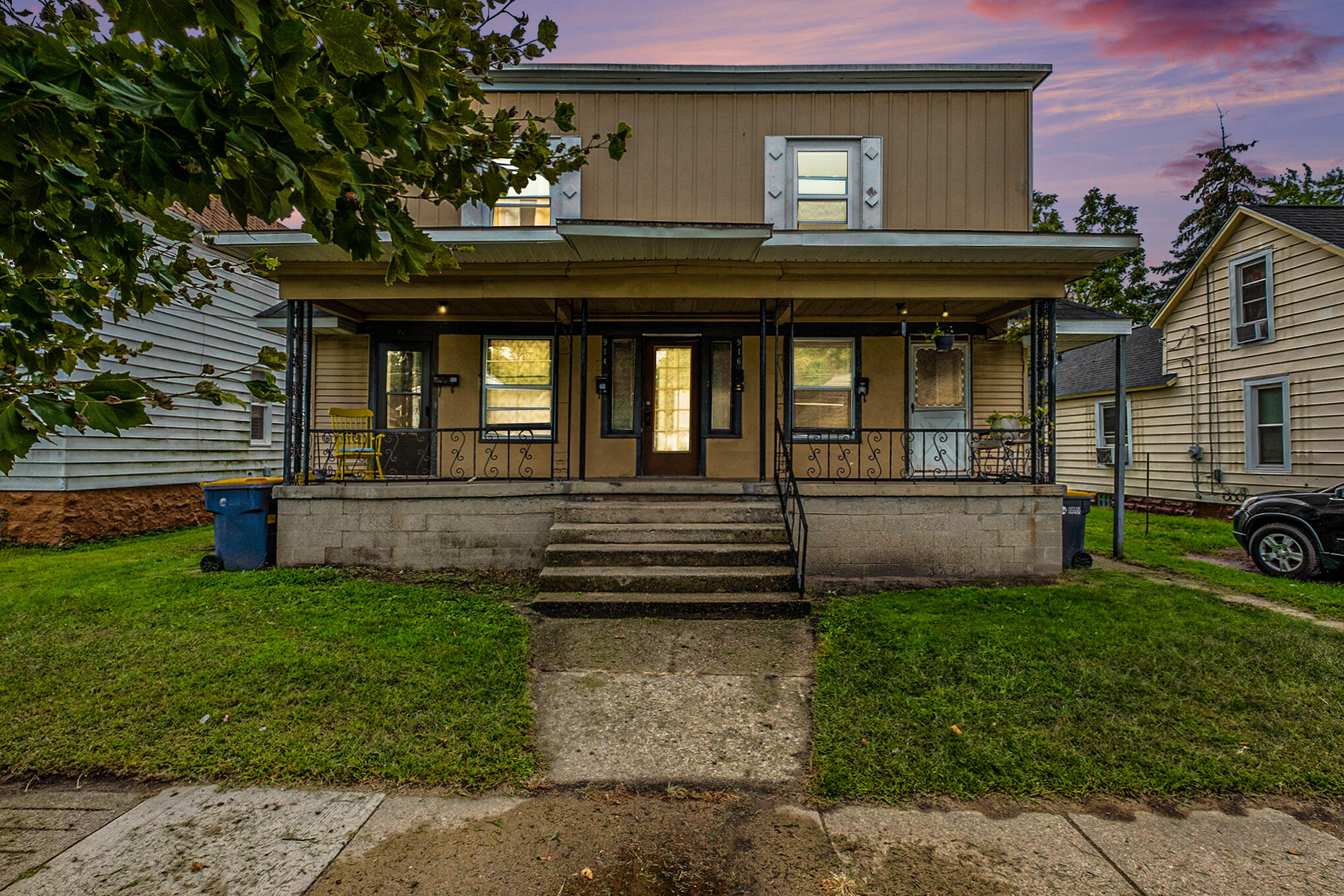 914 Courtney Street NW