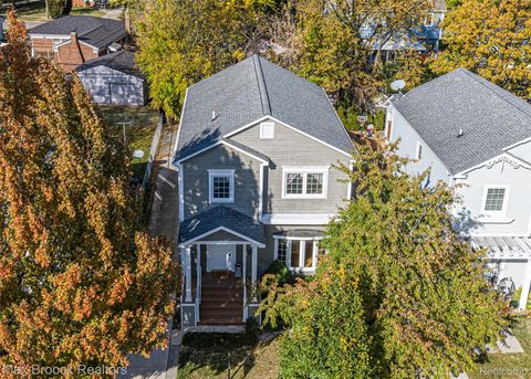 1489 HOLLAND Street Birmingham City MI 48009