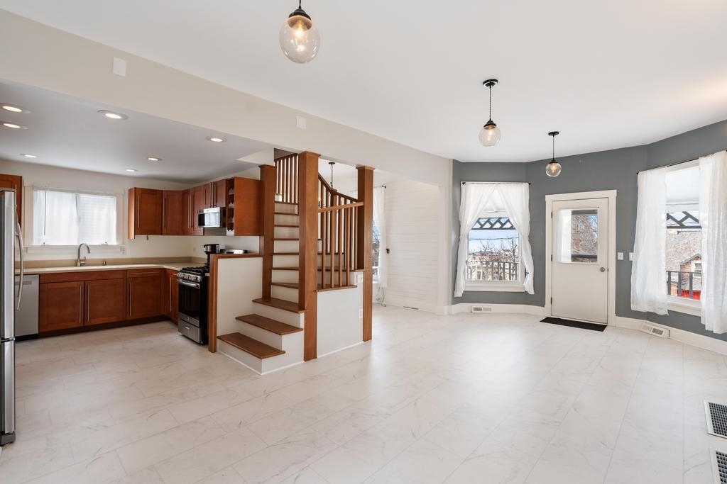 312 Grove
