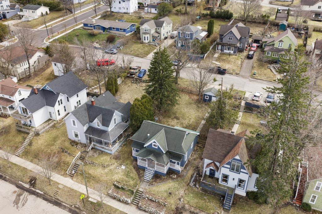 312 Grove