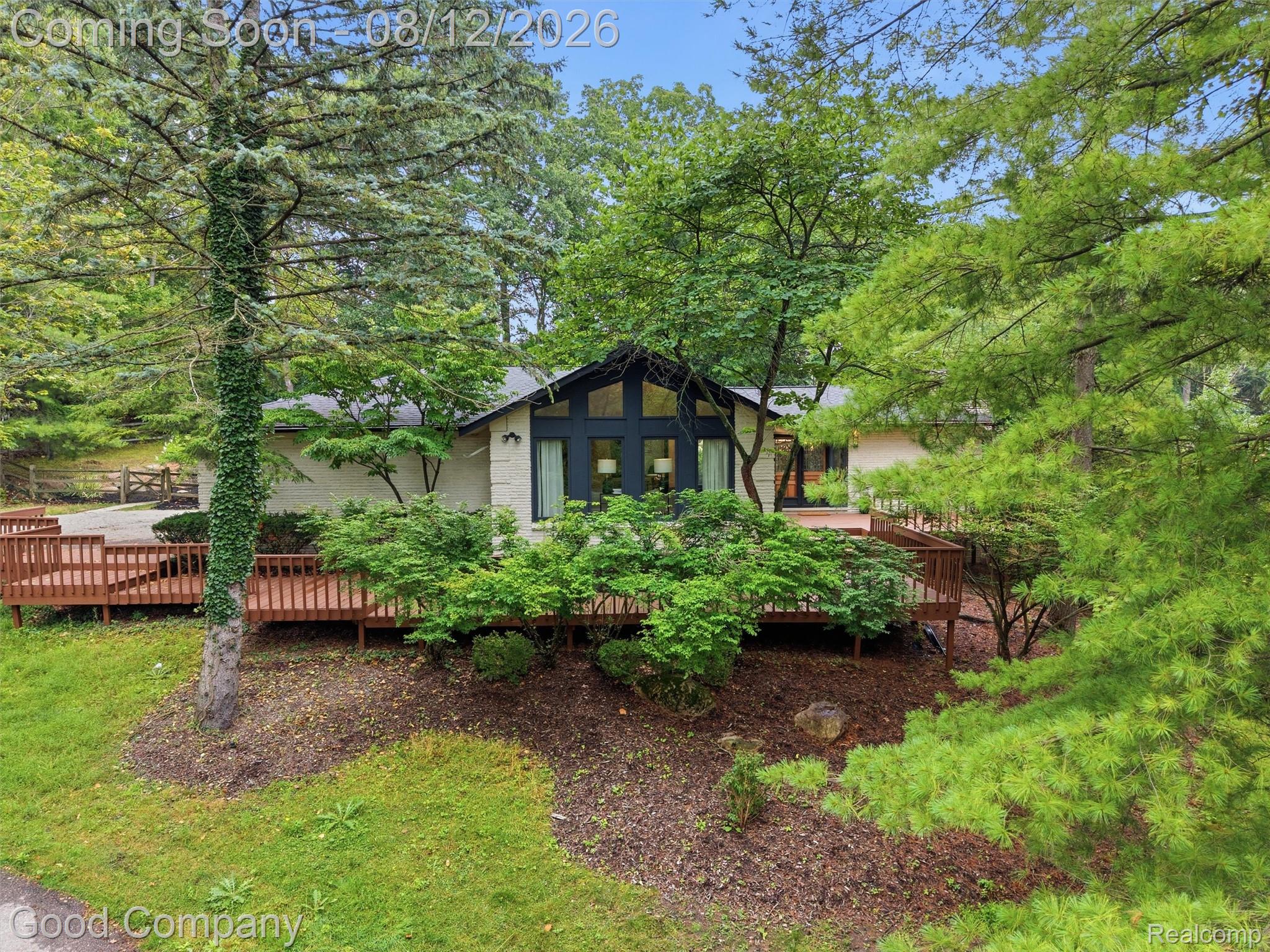 6733 Bloomfield Lane