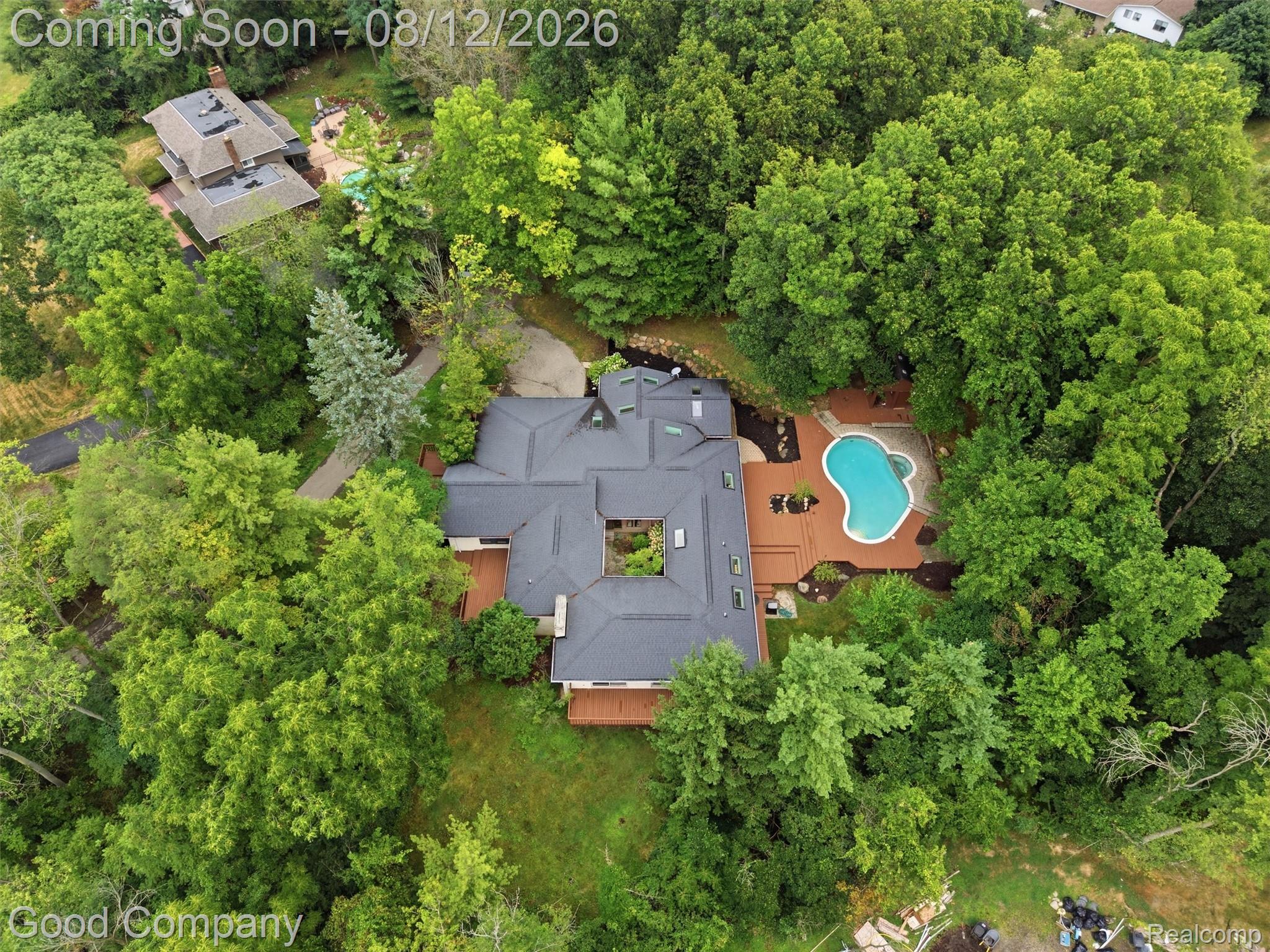6733 Bloomfield Lane