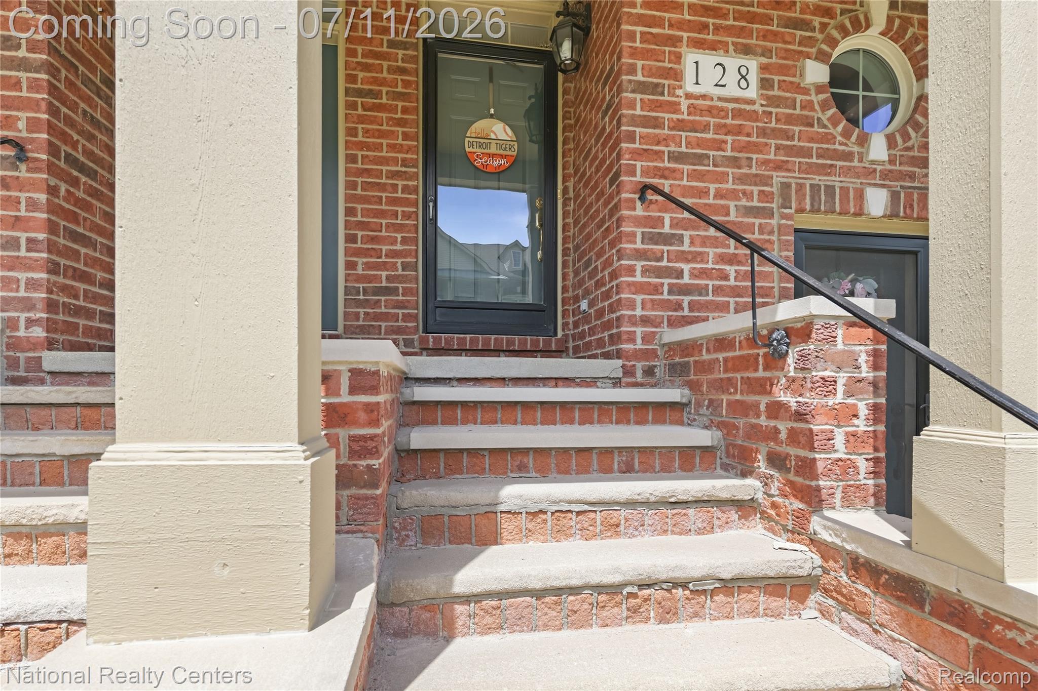 128 Sandy Lane