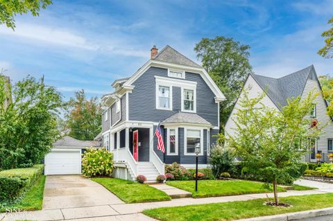 65 Mapleton Road Grosse Pointe Farms City MI 48236