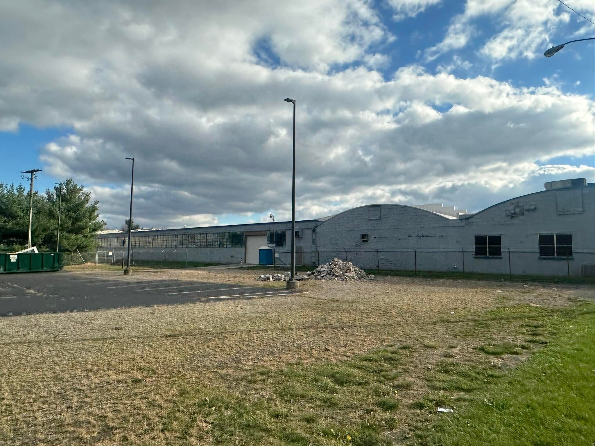 205 S US-131