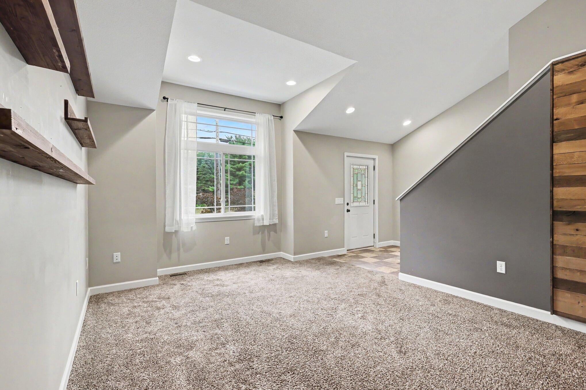6637 Hall Road