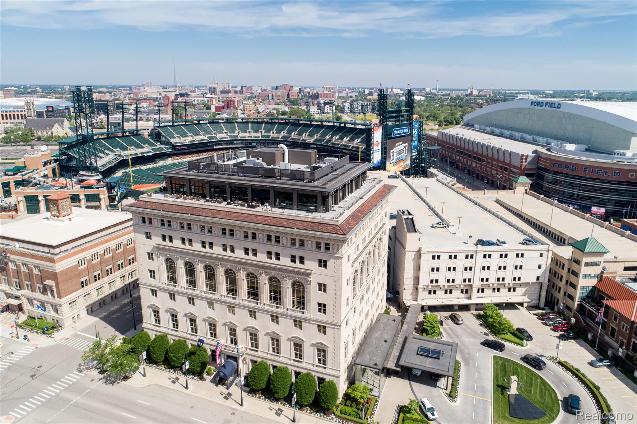 Detroit, Michigan 48201, United States, 2 Bedrooms Bedrooms, ,2 BathroomsBathrooms,Residential,Active,240373