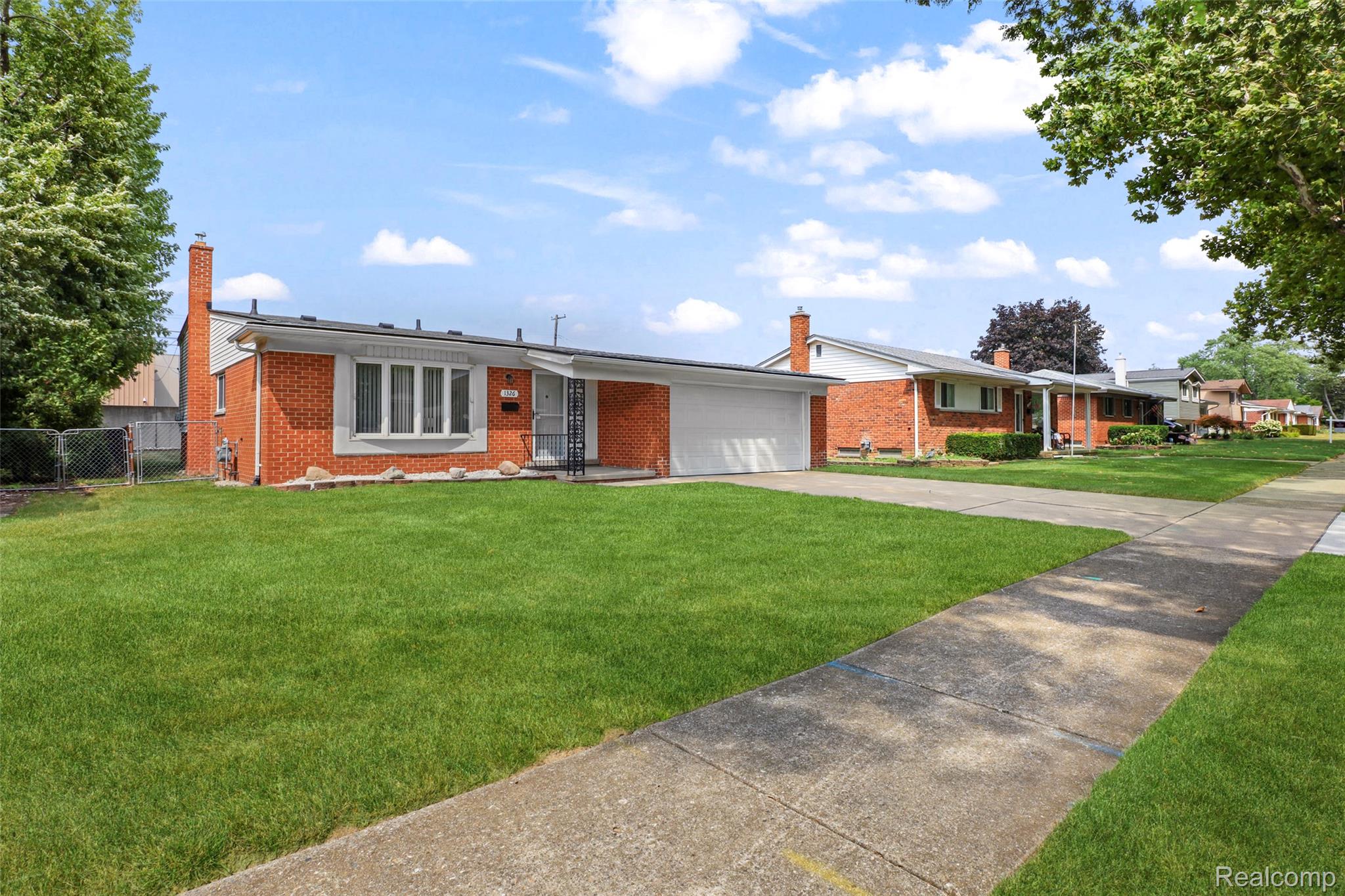 1326 W Elmwood Avenue