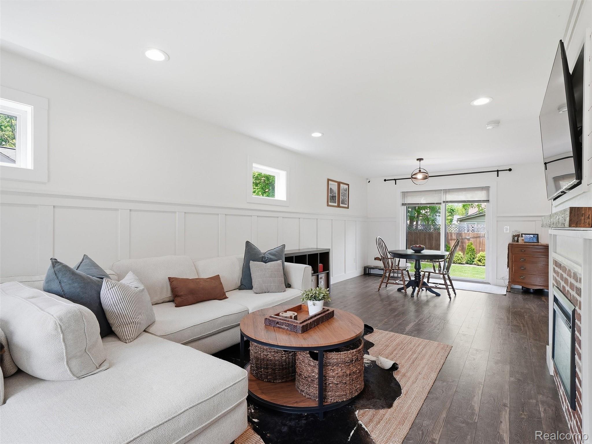 70 W Shevlin Avenue