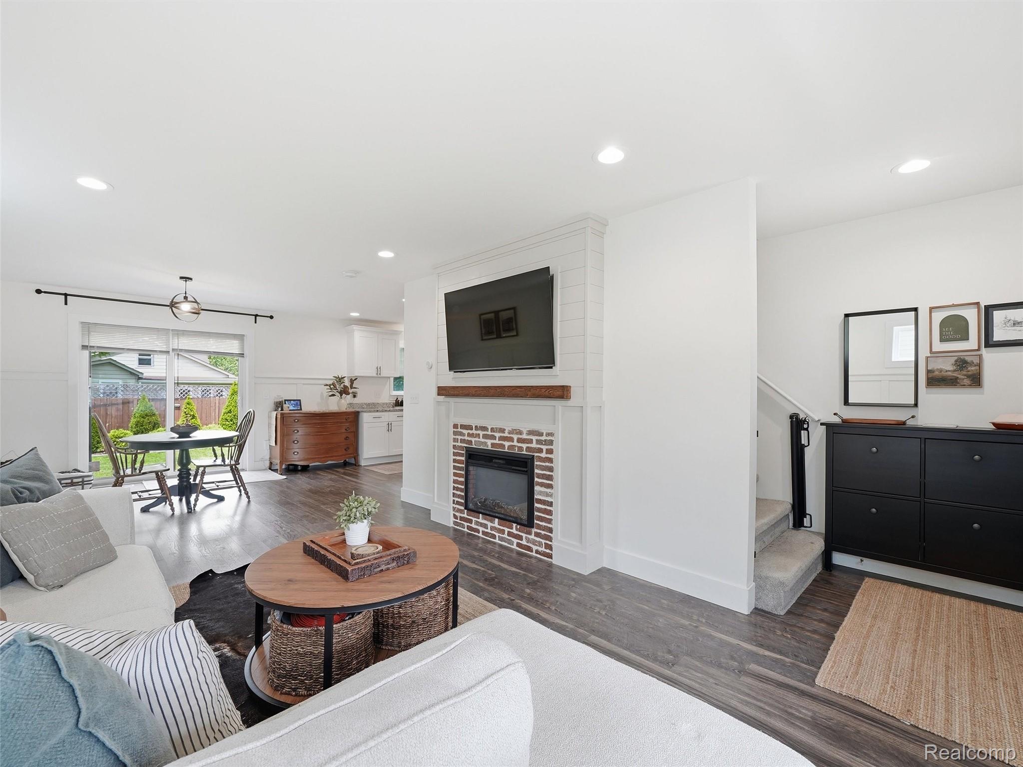 70 W Shevlin Avenue