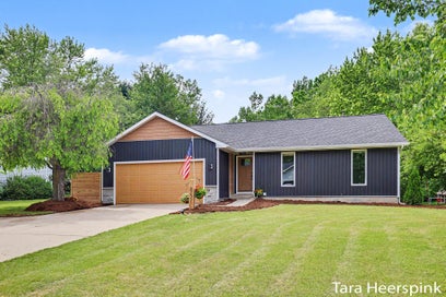 6237 Arroyo Vista Drive NE Cannon Township MI 49341