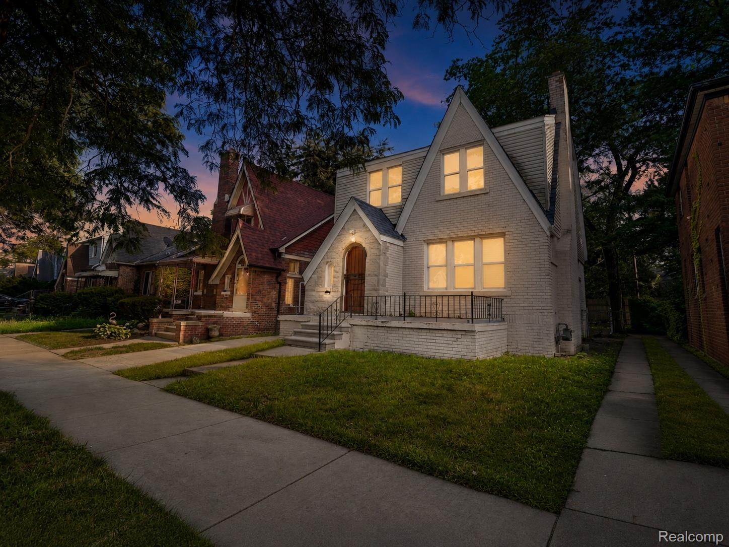 9175 Devonshire Road
