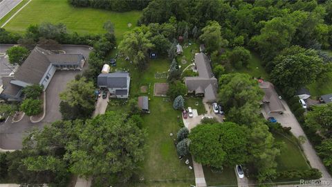 37183 Curwood Drive Sterling Heights City MI 48310
