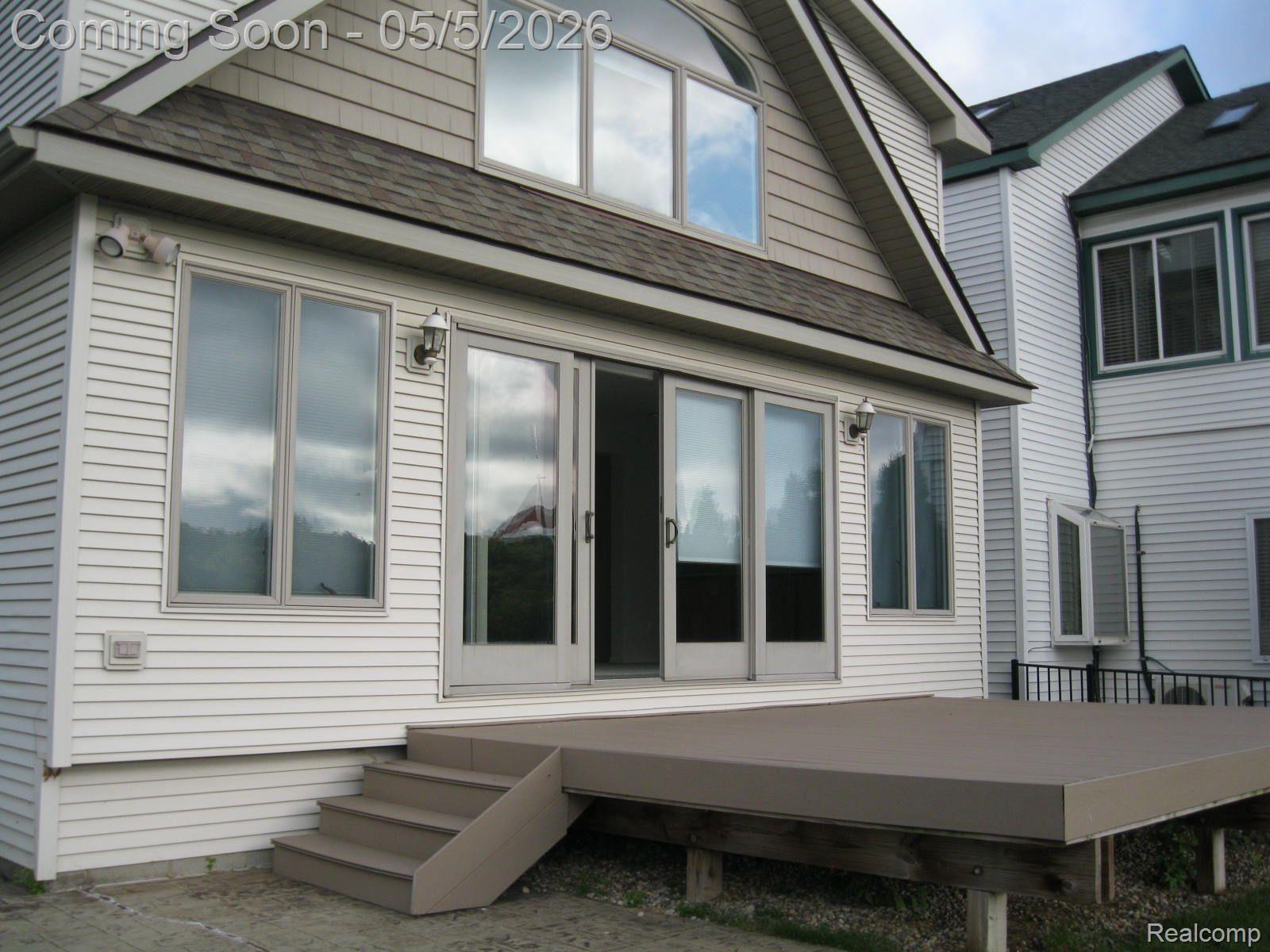 1873 LAKEVIEW Lane