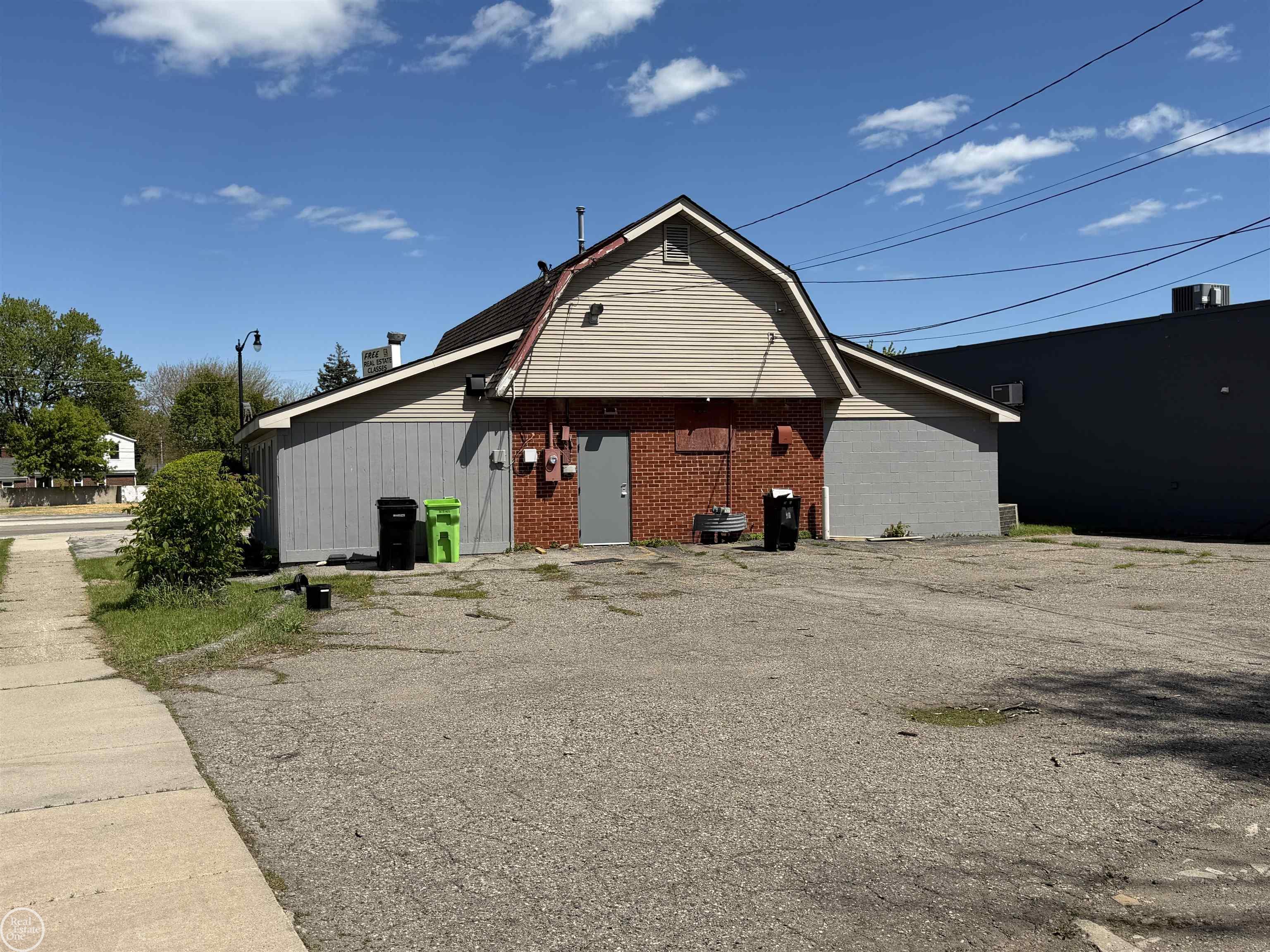 28445 Utica Road