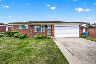 32341 Dover Avenue Warren City MI 48088