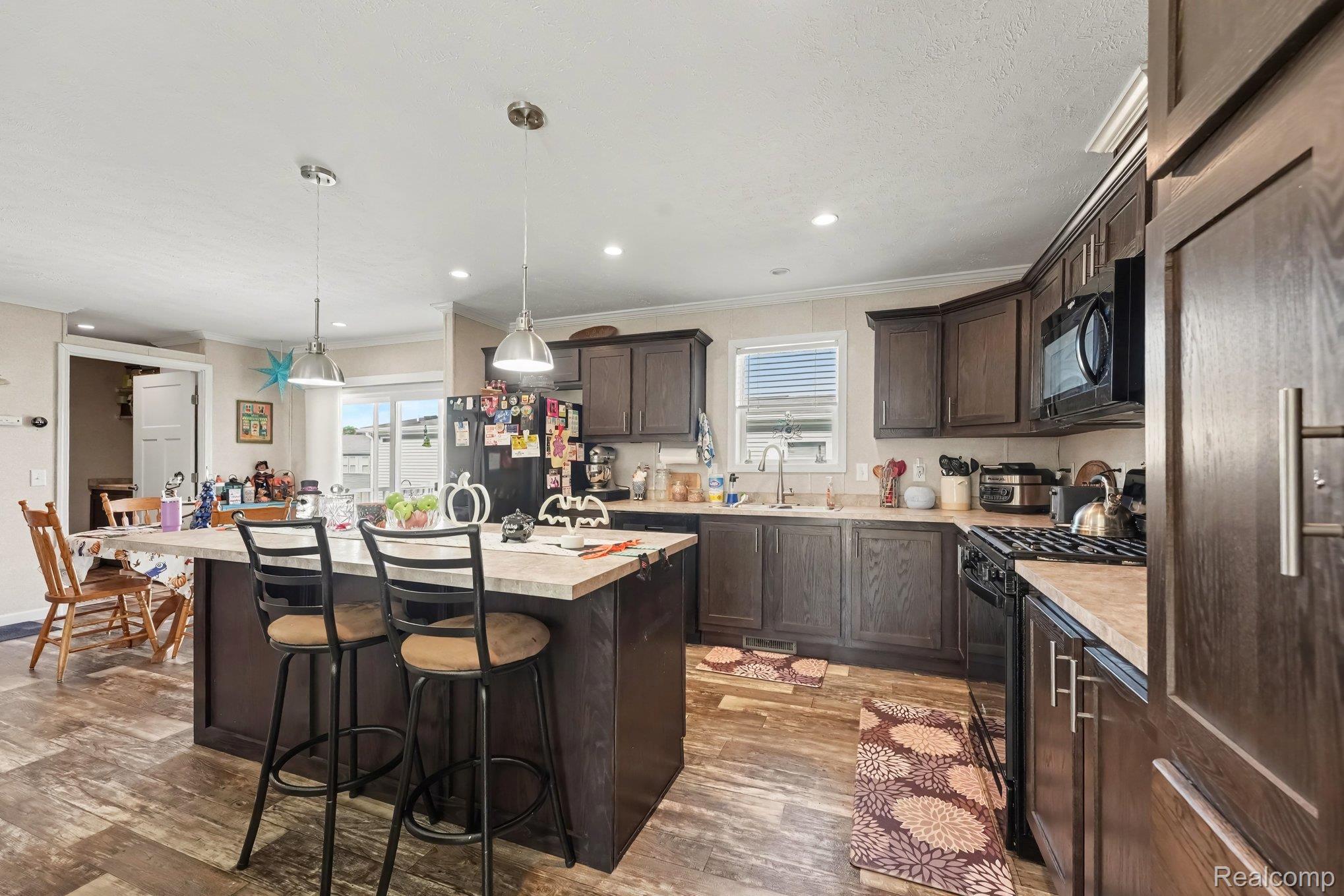 16125 Suffolk Drive