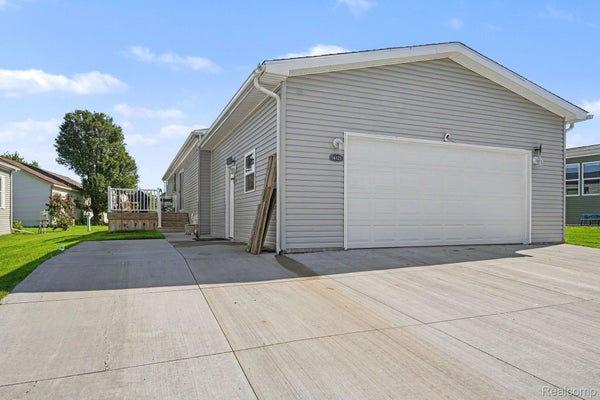 16125 SUFFOLK DR, HOLLY, MI 48442 - Image df84eb7e80119ca5579328e173badc4e/1893442848
