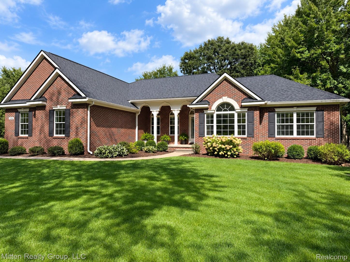 2126 Moorlands View