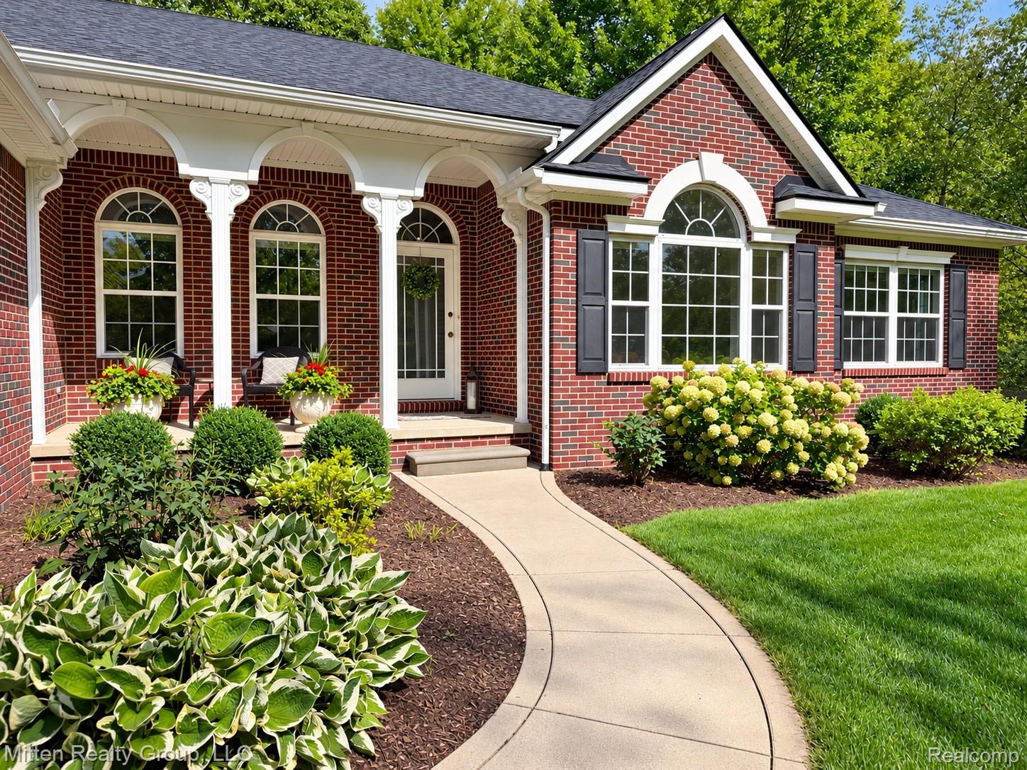 2126 Moorlands View