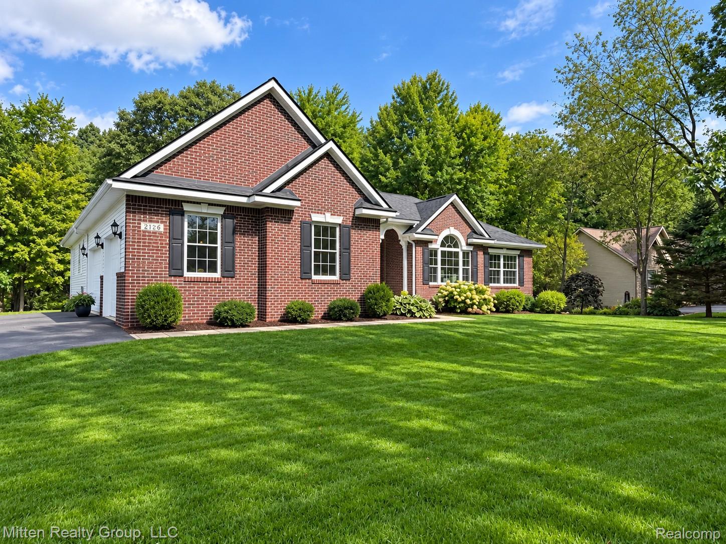 2126 Moorlands View