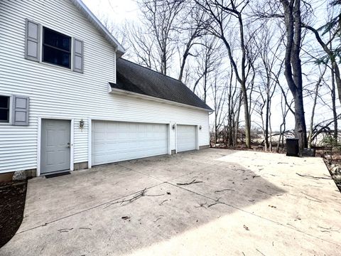 A home in LitchfieldCity_Hillsdale
